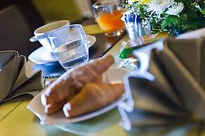 Melqart Hotel
