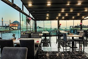Aristocrat Hotel