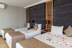 Aristocrat Hotel