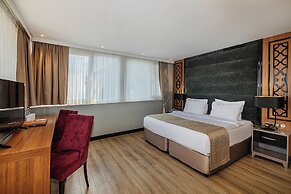 Aristocrat Hotel