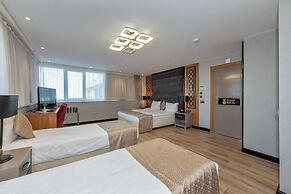 Aristocrat Hotel