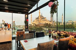 Aristocrat Hotel