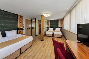 Aristocrat Hotel