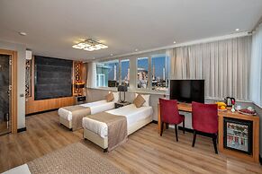 Aristocrat Hotel
