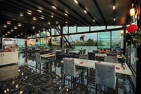 Aristocrat Hotel