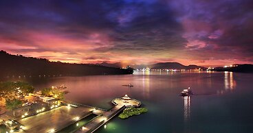 The Crystal Sun Moon Lake