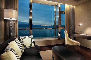 The Crystal Sun Moon Lake