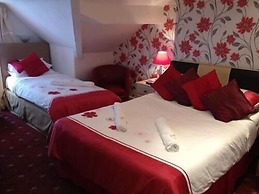 Pelham Lodge