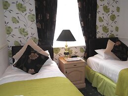 Pelham Lodge
