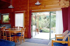 The Chalets Motel