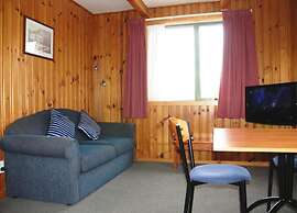 The Chalets Motel