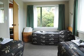 The Chalets Motel