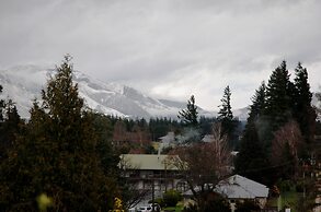 The Chalets Motel