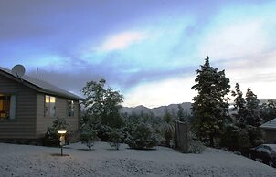 The Chalets Motel