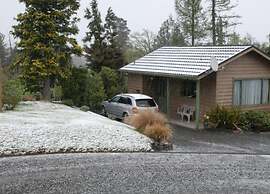 The Chalets Motel