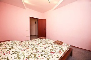 Moscow Kremlin Deluxe Apartment