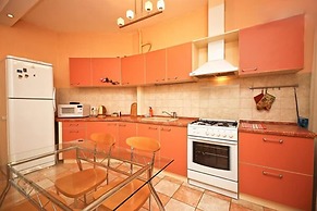 Moscow Kremlin Deluxe Apartment