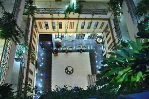 Larsa Hotel