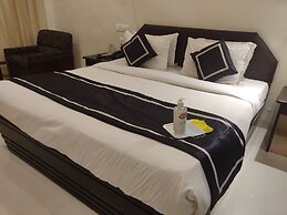 Chandra Inn