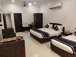 Chandra Inn