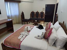 Chandra Inn