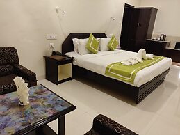 Chandra Inn