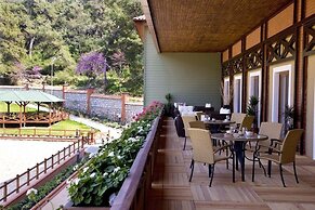 Padok Premium Hotel and Stables