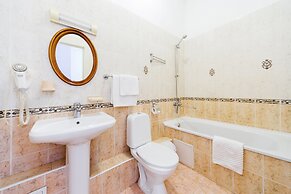 Tonika Hotel