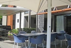 Johnson Road Motel