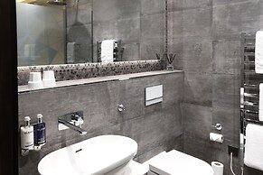 Mondo Hotel