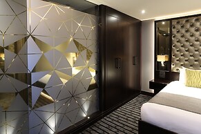 Mondo Hotel