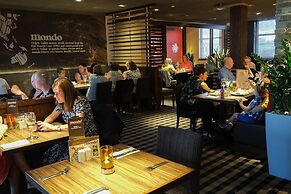 Mondo Hotel
