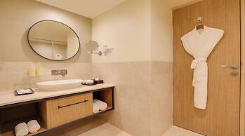 Lemon Tree Hotel Chinchwad Pune
