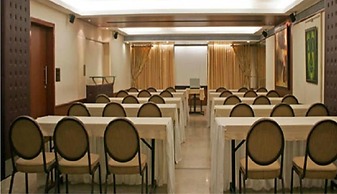 Diplomat Hotel
