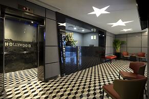 Hotel 81 Premier Hollywood