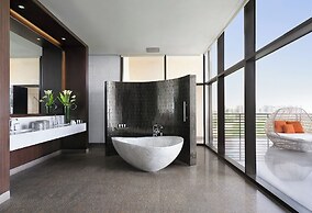 VOGO Abu Dhabi Golf Resort & Spa