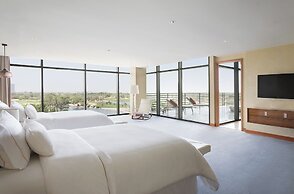 VOGO Abu Dhabi Golf Resort & Spa