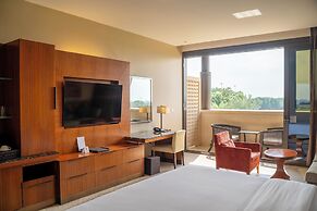 VOGO Abu Dhabi Golf Resort & Spa