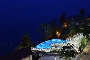 Grand Hotel Adriatic II