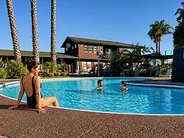 Teal Motor Lodge