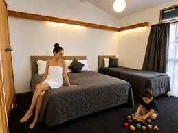 Teal Motor Lodge