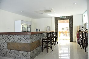 Hallmark Express Hotel