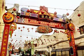 Hallmark Express Hotel
