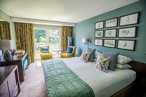 Hogarths Hotel