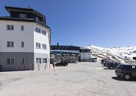 Albergue Inturjoven Sierra Nevada - Hostel