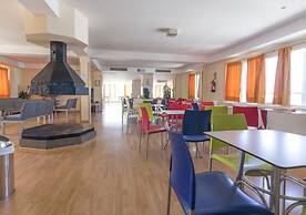 Albergue Inturjoven Sierra Nevada - Hostel