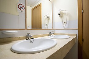 Albergue Inturjoven Sierra Nevada - Hostel