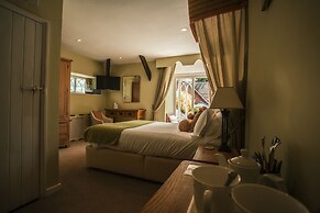 Salty Monk Hotel
