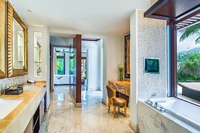 The St. Regis Sanya Yalong Bay Resort