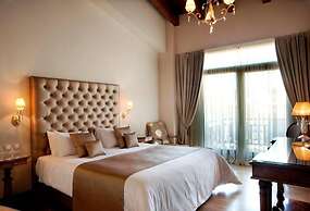 TAGLI RESORT & VILLAS